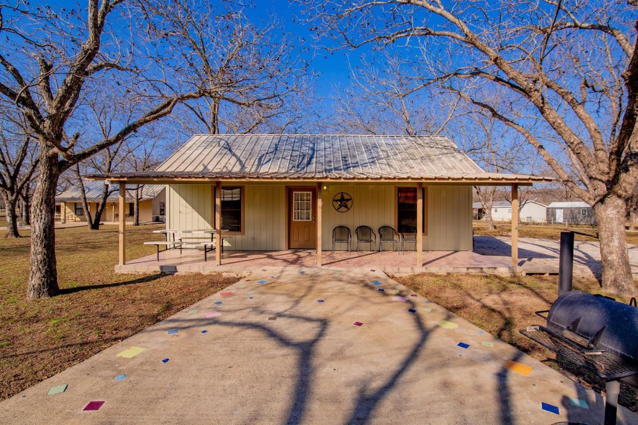 Seven Bluff Cabins Concan Luaran gambar