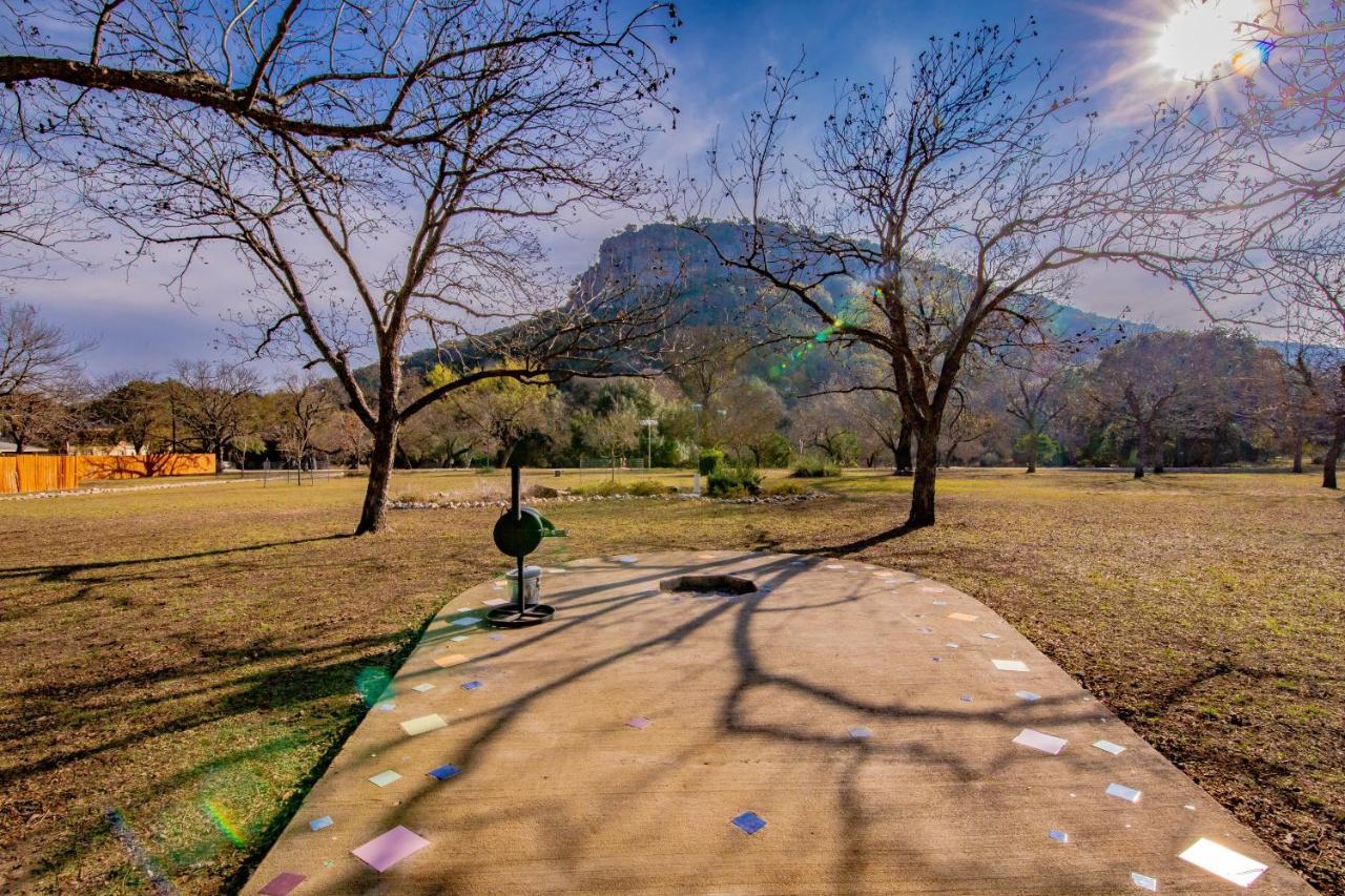 Seven Bluff Cabins Concan Luaran gambar