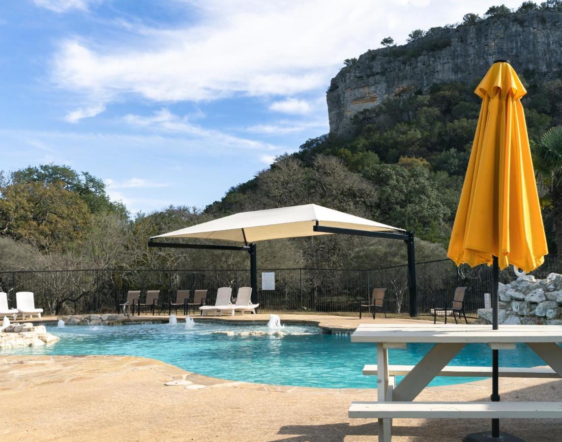 Seven Bluff Cabins Concan Luaran gambar