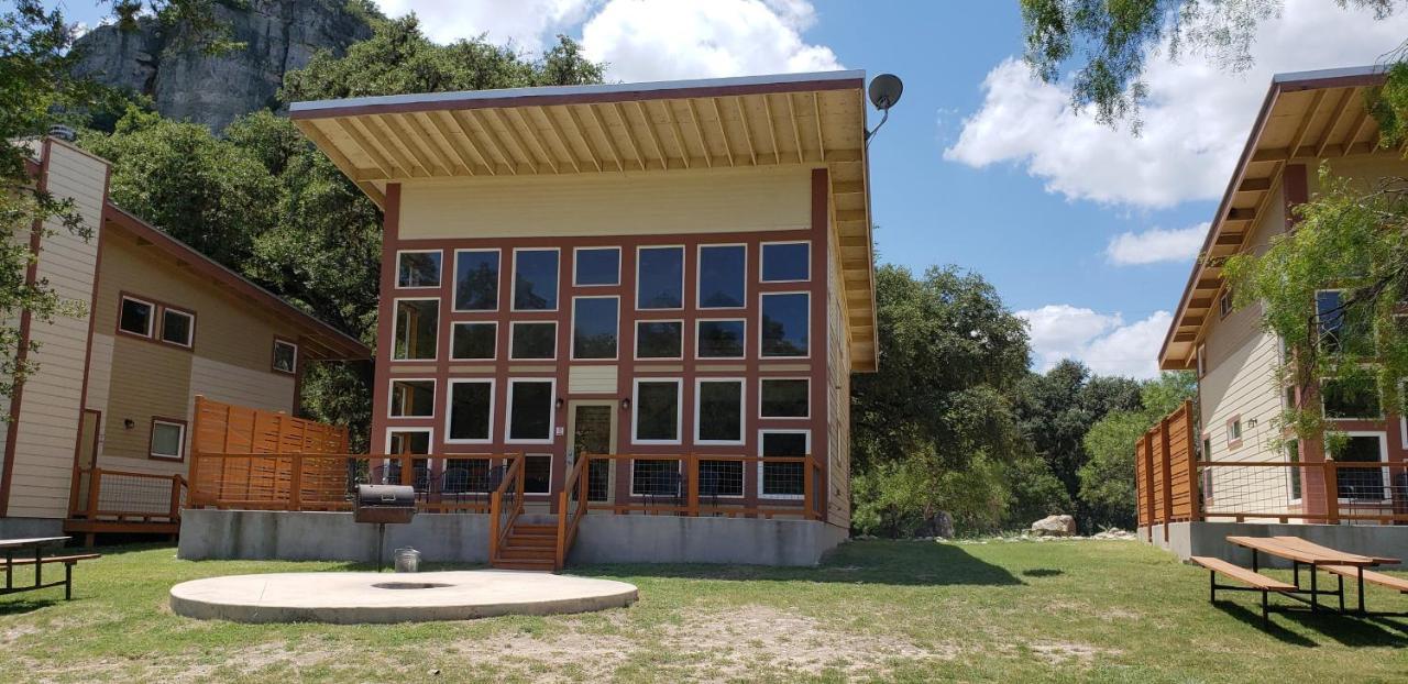 Seven Bluff Cabins Concan Luaran gambar