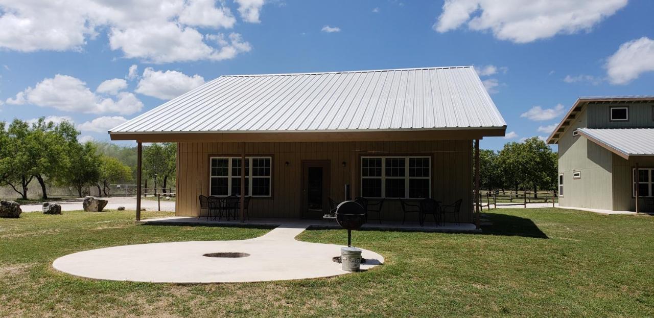 Seven Bluff Cabins Concan Luaran gambar