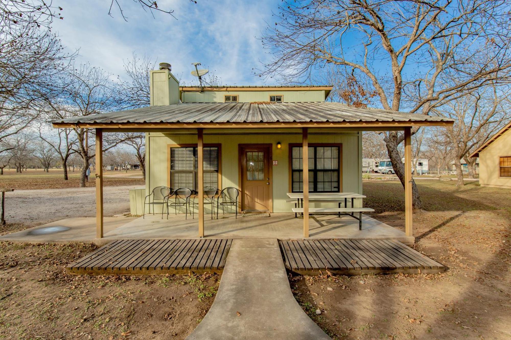 Seven Bluff Cabins Concan Luaran gambar